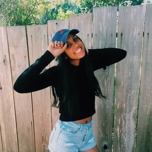 Meet your Posher, Alisha